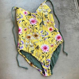 Women Bathing suit
